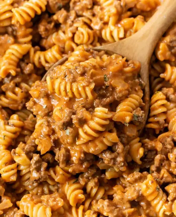 Can I cook pasta and ground beef in one pot?